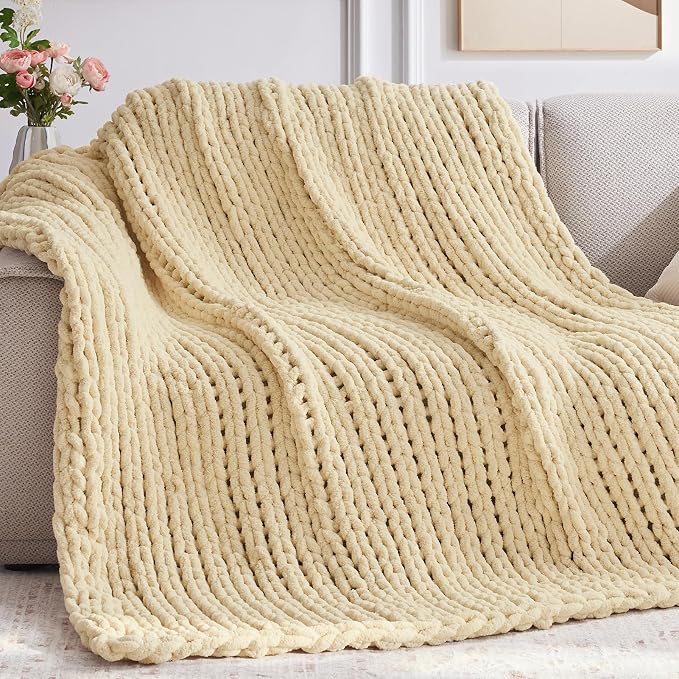 Negwoo Chunky Knit Throw Blanket, Knitted Throw Chenille Yarn, 40"*50" | Soft Thick Cable Knitted Blankets, Handmade Big Thick Blanket, Machine Washable Cute Comfy Blanket for Home Decor, Oatmeal