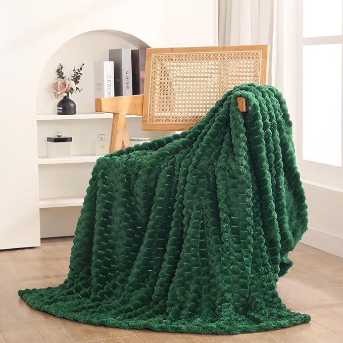 Dark Hunter Green Throw Blanket 50"×60" Fuzzy 3D Jacquard Decorative | Flannel Fleece Super Soft Plush Cozy Blanket for Couch Sofa Chair Lightweight