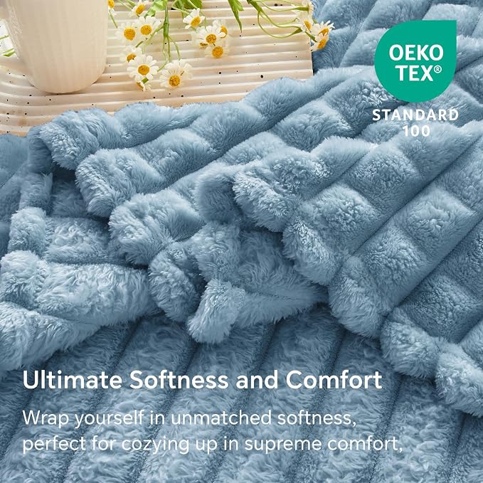 BEDELITE 3D Checked Blue Fleece Throw Blanket for Couch, 50x60 Inches | Soft Warm Fuzzy Fluffy Blanket for Bed Sofa, Lightweight Plush Cozy Blankets for Home Room Decor, Gift for Women, All Season