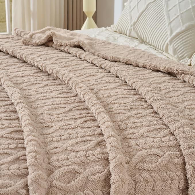 Brown Throw Blanket - Soft & Fluffy Fleece, Cute & Aesthetic, Perfect for Sofa, Couch, Chair, Bed, Living Room & Bedroom, All-Season Use, Plush & Cozy Decorative 50x60 Inch Blanket
