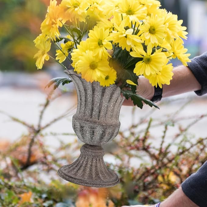 Veemoon 2pcs Vintage Flower Arrangements Vase Small Cemetery Memorial Vase Mteal Urn Flower Pot Iron Floral Bucket Desktop Centerpiece Decorative Antique Pot for Home Office Garden Grave (6 Inch)