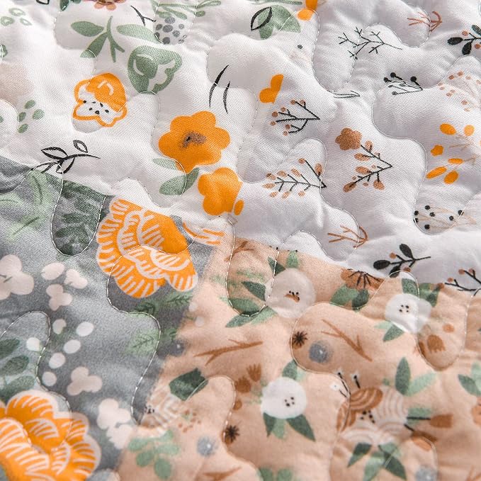 Exclusivo Mezcla Reversible Boho Quilted Throw Blanket, 50"x 60" | Lightweight Summer Quilt Throw, Designed for Bed/ Couch/ Sofa, Camel Patchwork Pattern