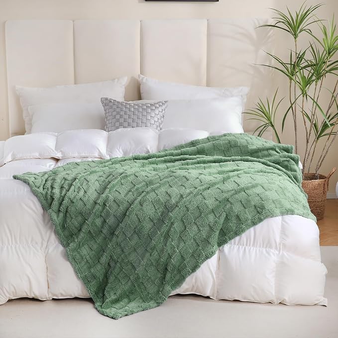 Sage Green Fleece Throw Blanket 60”×80”Checkered Design for Couch | Super Soft Cozy Plush Microfiber 3D Square Pattern Flannel Blanket for Sofa Bed Lightweight for Adults,Women