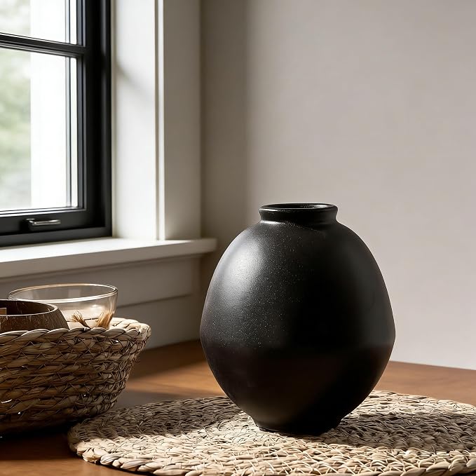Ceramic Flower Vase, 5.8 Inch Cute Nordic Minimalist Vase Home Decor, Modern Aesthetic Farmhouse Decorative for Bouquet Pampas Grass Dried Fresh Flowers, Living Room, Table, Shelf, Fireplace