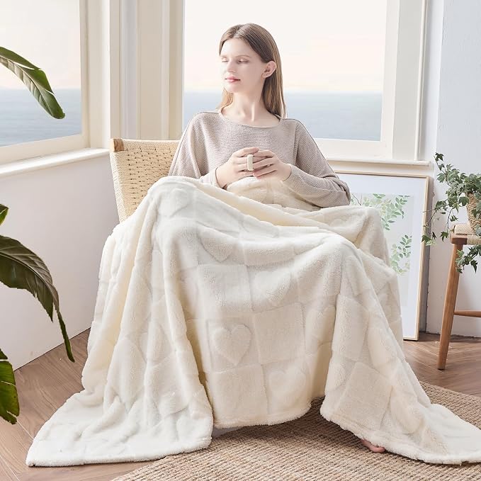 NEWCOSPLAY 3D Heart Checkered Flannel Queen Blanket, Ivory Love, 90"x90" | Super Soft Cute Lightweight Decorative Premium Silky Fleece Blanket for Couch Sofa Bed, Gift for Women Men, All Season Use