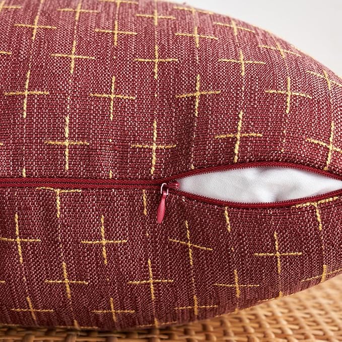 MIULEE Pack of 2 Christmas Decorative Burlap Linen Throw Pillow Covers Modern Farmhouse Pillowcase Rustic Woven Textured Cushion Cover for Sofa Couch Bed 18x18 Inch Wine Red