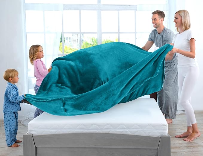 Utopia Bedding Soft Fleece Bed Blanket Twin Size Turquoise (60x80 Inch) | Microfiber Plush Warm Lightweight Breathable Cozy Blanket Anti-Static, All Season Use, Gift for Women and Men