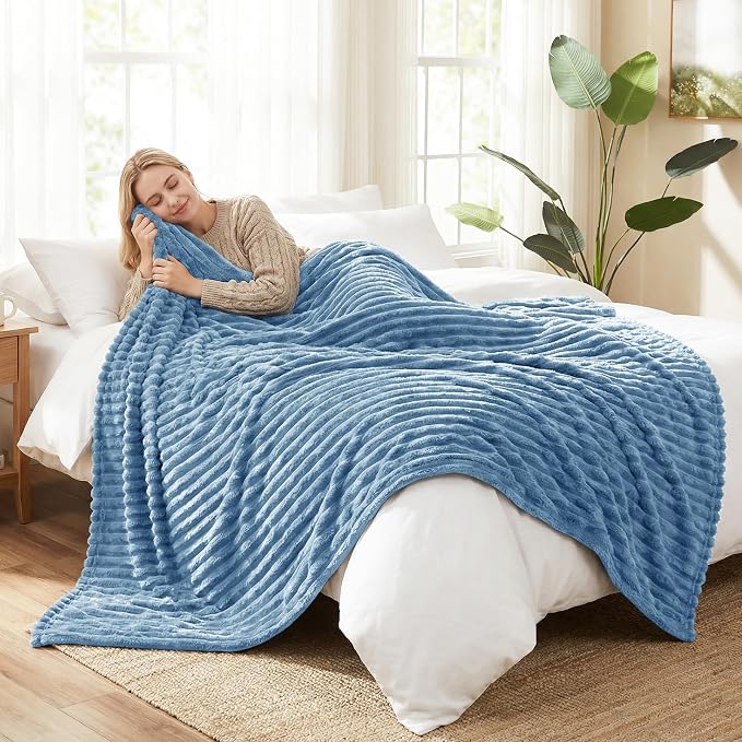 HIMEET Grayish Blue King Blanket for Bed, 300GSM Ribbed Fleece, 108 x 90 in | Ultra Soft Flannel, All-Season Lightweight Warmth, Generous Bed Coverage & Home Decor, Gift for Men & Women, Machine Washable