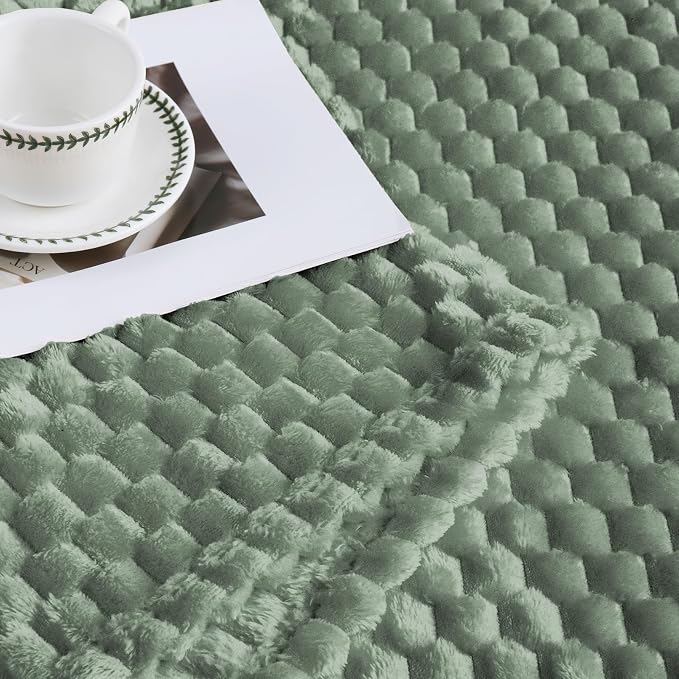 Bnuitland Sage Green Flannel Throw Large Blanket (Queen Size 90X90 inches), 300 GSM Fleece Cozy Warm Soft Home Decor Lightweight Bed Blanket for Adults,Suitable for All Seasons.