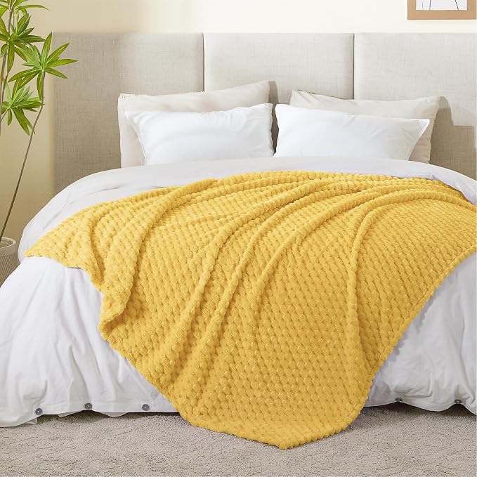 BEDELITE Yellow Throw Blanket for Couch, Soft Cozy Gifts for Women, 50 * 60 | 3D Jacquard Decorative Fleece Blanket, Super Soft Plush Throws, Cute Birthday Gift for Women & Men, Suitable for All Seasons