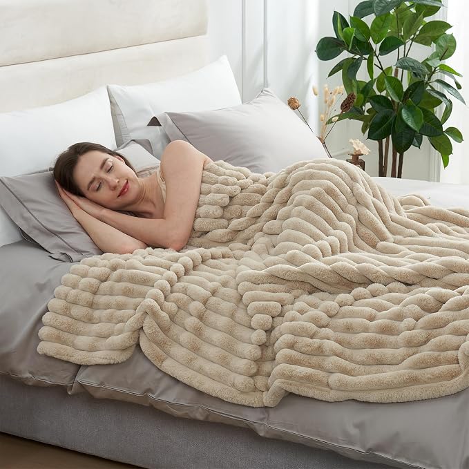 Faux Fur Throw Blanket for Couch, Cozy Fuzzy Fluffy Fur Luxurious Soft Striped Plush Gift Blankets for Family Sofa Chair Bedroom, 55"x70", Beige