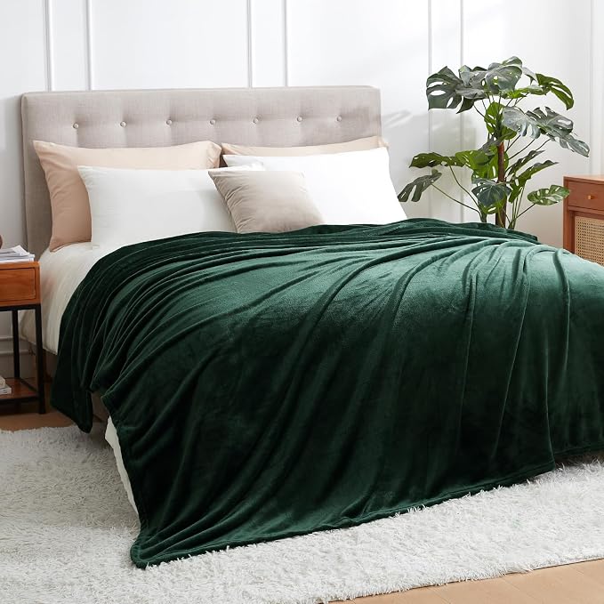 Hansleep King Dark Green Fleece Blanket, Soft Flannel Bed Blanket | Fuzzy Cozy Blanket 90x108 Inches, Multi-use for Bed, Sofa, Couch, Travel, Camping, All Season Warm Lightweight Cover