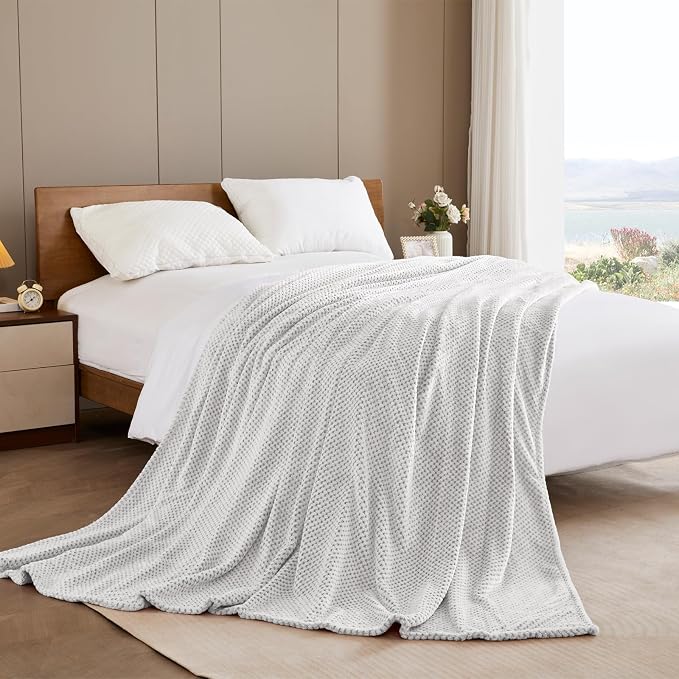 Exclusivo Mezcla Soft Waffle Fleece Bed Blanket King Size, Heather Gray | Lightweight Plush Blanket for Bed, Bedroom, Cozy Flannel with Waffle Texture, Stylish Home Decor, All Season, 104x90 Inches