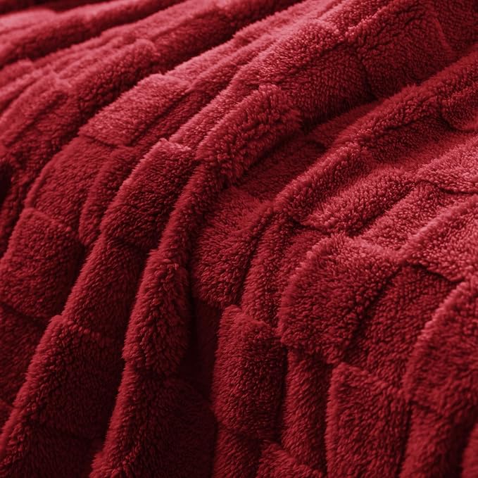 Exclusivo Mezcla 3D Checkered Fleece Throw Blanket for Couch, Burgundy | Super Soft and Cozy Fluffy Throw, Lightweight and Breathable, Cute Fuzzy Blanket for Sofa, Home Decor, All Season, 50"x60"