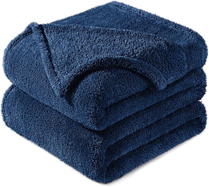 Exclusivo Mezcla Soft Plush Fleece King Size Blankets for Bed Living Room | Lightweight Fuzzy Fluffy Large Blanket for All Seasons, Cozy Velvet for Women Men, Machine Washable, 90"x104", Navy Blue