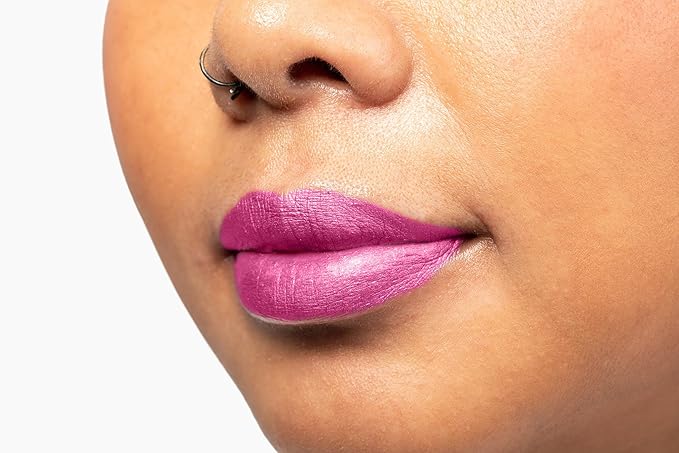 Aromi Metallic Liquid Lipstick | Long-lasting, Fuchsia, Pink Lip Color with Shimmery Finish, Waterproof, Vegan, Cruelty-free, Gluten Free (Moody Magenta)