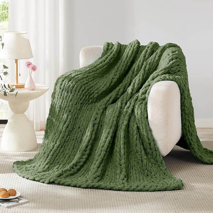 L'AGRATY Chunky Knit Throw Blanket for Couch, 50 x 60 Inches, Moss Green | Handmade Chenille Crochet Blanket for Sofa Bed, Thick Cable Knitted Blankets for Room Home Decor, Birthday Gift for Women Mom