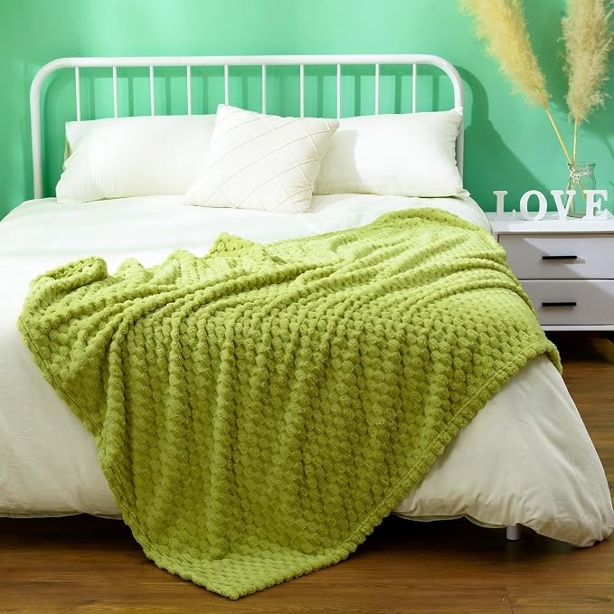 Excervent Hexagon Jacquard Throw Blanket for Bed, 60x80 Inches, Light Green | Big Decorative Fuzzy Flannel Fleece Throw Blanket for Sofa Bed Couch, Super Soft Cozy, Suitable for All Seasons
