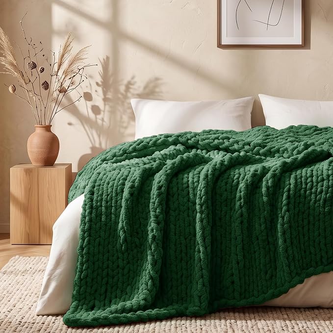 L'AGRATY Chunky Knit Throw Blanket for Couch, 50 x 70 Inches, Olive Green | Handmade Chenille Crochet Blanket for Sofa Bed, Thick Cable Knitted Blankets for Room Home Decor, Birthday Gift for Women Mom