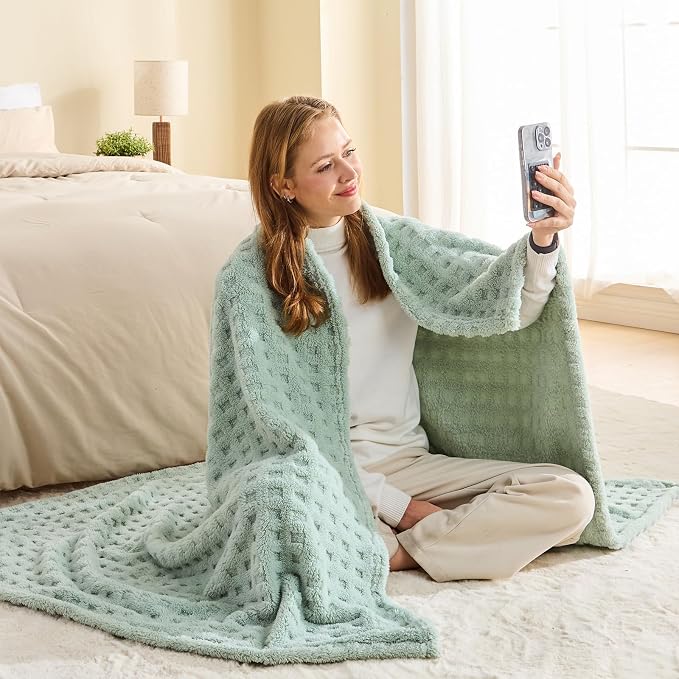 NEWCOSPLAY 3D Waffle Checkered Flannel Throw Blanket, New Sage, 50"x70" | Super Soft Cute Lightweight Decorative Premium Silky Fleece Blanket for Couch Sofa Bed, Gift for Women Men, All Season Use