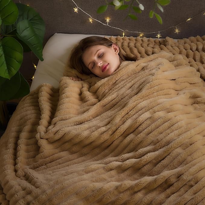 NEWCOSPLAY Fleece Ribbed Cozy Queen Blanket for Couch, Brown, 90"x90" | Premium Silky Flannel Blanket, Soft Lightweight Fluffy Throw Blanket for Bed Sofa Decor, Gift for All Season Use