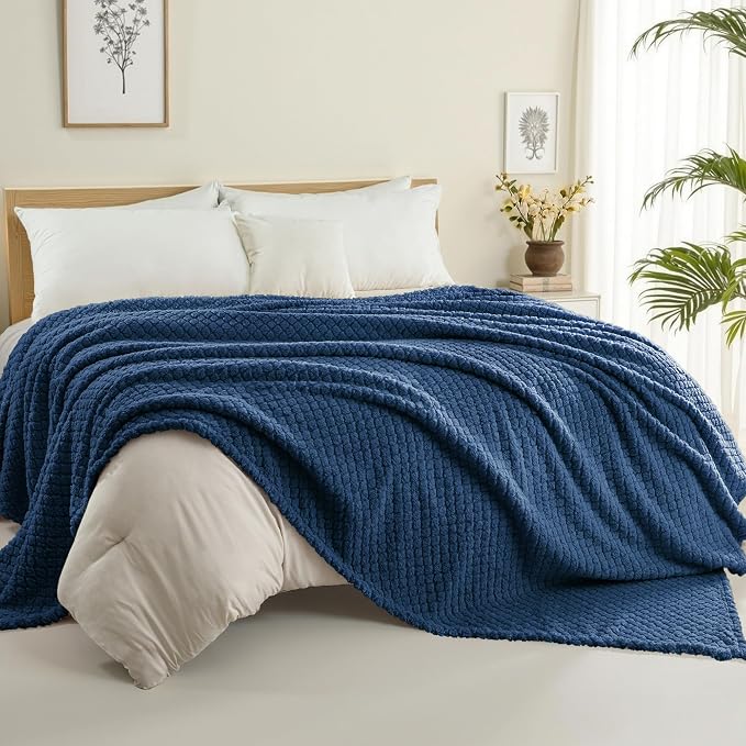 Exclusivo Mezcla Soft Fleece King Size Blanket for Bed, Navy Blue | Jacquard Lightweight Cozy Bed Blanket, Breathable Decorative Fuzzy Textured All Season Use, 90x104 Inches