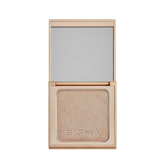Sigma Beauty Highlighter Makeup – Illuminating Highlighting Powder for Face, Sheer Glimmer Face Highlighter for Cheeks, Cupid’s Bow, & Brow Bone (Golden Hour, Warm Amber Metallic)