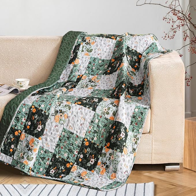 Exclusivo Mezcla Reversible Boho Quilted Throw Blanket, 50"x 60" | Lightweight Summer Quilt Throw, Designed for Bed/ Couch/ Sofa, Green Patchwork Pattern
