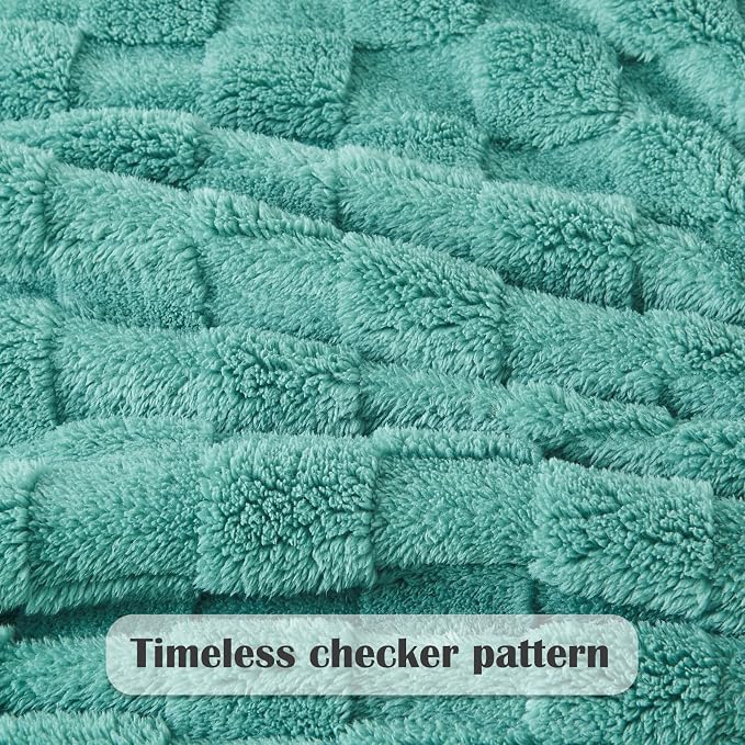 NEWCOSPLAY 3D Checkered Flannel Throw Blanket, Mint Green, 50"x70" | Super Soft Cute Lightweight Decorative Premium Silky Fleece Blanket for Couch Sofa Bed, Gift for Women Men, All Season Use