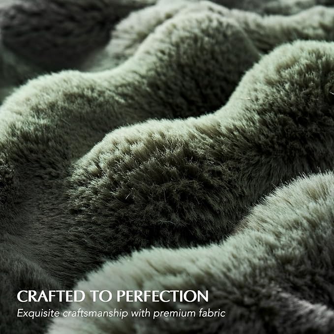Faux Rabbit Fur Bubble Throw Blanket, 60"x80", Green | Ultra Soft, Luxury Faux Rabbit Fur Throw, Thick Warm Bubble Blanket, Cozy Fluffy Reversible, for Bed, Couch, Chair, Sofa