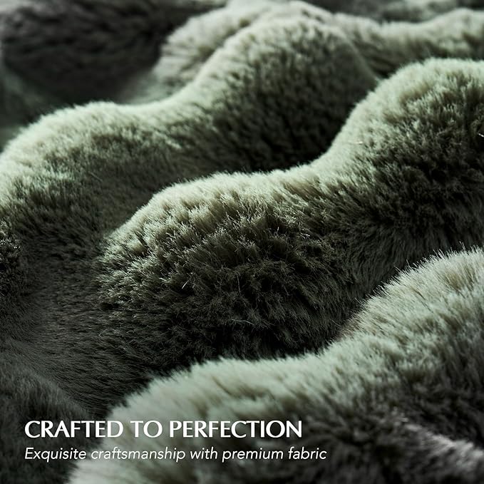 Faux Rabbit Fur Bubble Throw Blanket, 50"x60", Green | Ultra Soft, Luxury Faux Rabbit Fur Throw, Thick Warm Bubble Blanket, Cozy Fluffy Reversible, for Bed, Couch, Chair, Sofa