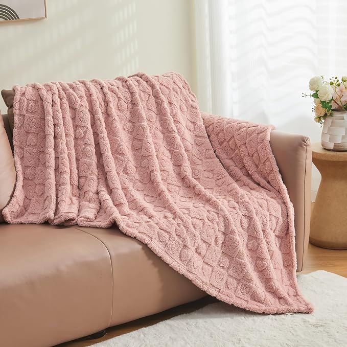 NEWCOSPLAY 3D Heart Checkered Flannel Queen Blanket, Pink Heart, 90"x90" | Super Soft Cute Lightweight Decorative Premium Silky Fleece Blanket for Couch Sofa Bed, Gift for Women Men, All Season Use