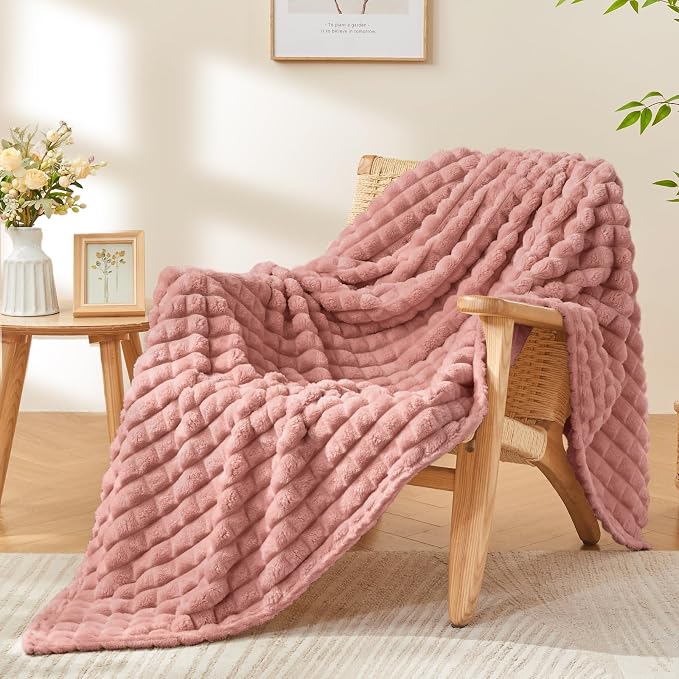 BEDELITE Dusty Pink Checked Fleece Twin Throw Blanket for Bed, 60x80 Inch | Soft Warm Fuzzy Fluffy Blanket for Couch Sofa, Lightweight Plush Cozy Throws for Home Room Decor, Gift for Women, All Season