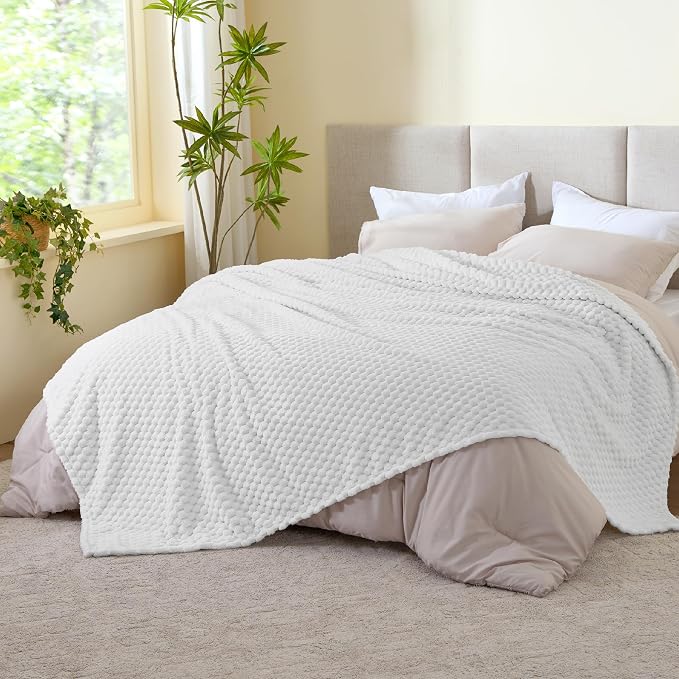 BEDELITE White Queen Blanket for Bed, Soft Cozy Gifts for Women, 90 * 90 | 3D Jacquard Decorative Fleece Blanket, Super Soft Plush Throws, Cute Birthday Gift for Women & Men, Suitable for All Seasons