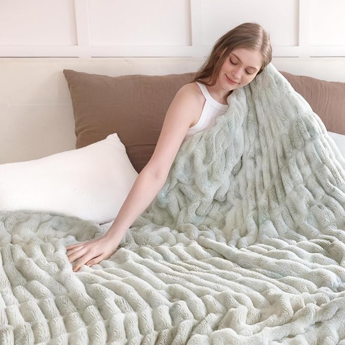 Ultra Soft Cozy Faux Fur Throw Blanket, Fuzzy Plush Thick Bubble Blanket, Luxury Fluffy Blanket for Couch, Sofa, Bedroom, and Living Room, 60x80 Inches,Tie-Dye Cream Beige