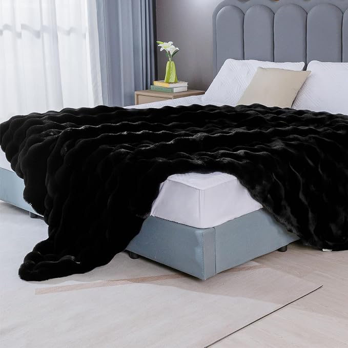 Black Faux Fur Thick Bed Soft Throw Blanket 60X80 for Couch Living Room Fluffy Bubble Faux Rabbit Fur Blanket Warm Bunny Blanket Home Decor 860 GSM