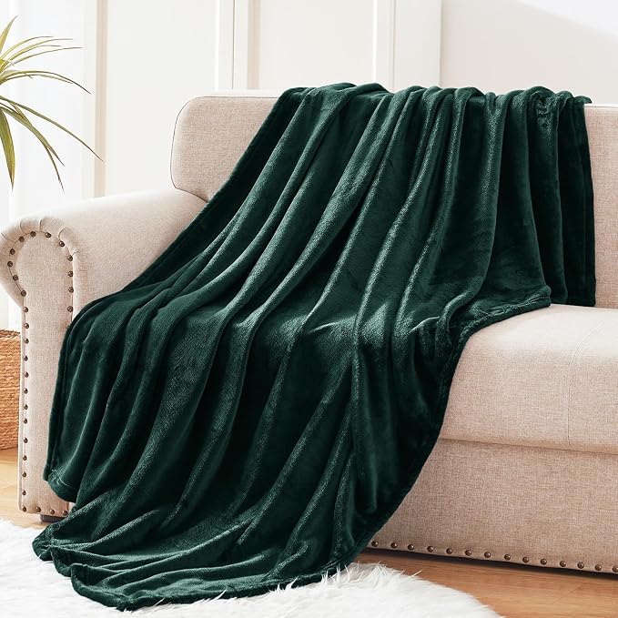 Exclusivo Mezcla Soft Large Fleece Throw Blanket for Couch, Forest Green | 50x70 Inches, Double-Sided Brushed Flannel, Lightweight Plush Cozy Blanket for Home Decor, All Season, Machine Washable