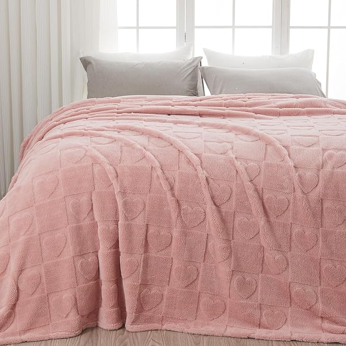 NEWCOSPLAY 3D Heart Checkered Flannel Queen Blanket, Pink Love, 90"x90" | Super Soft Cute Lightweight Decorative Premium Silky Fleece Blanket for Couch Sofa Bed, Gift for Women Men, All Season Use