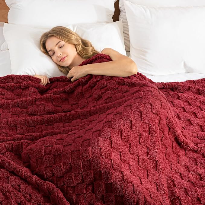 Exclusivo Mezcla 3D Checkered Fleece Twin Blanket for Bed, Burgundy | Super Soft and Cozy Fluffy Bed Blanket, Cute Fuzzy Blanket for Teens Back to School, Dorm Essentials, All Season, 60"x80"