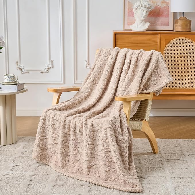 Brown Throw Blanket - Soft & Fluffy Fleece, Cute & Aesthetic, Perfect for Sofa, Couch, Chair, Bed, Living Room & Bedroom, All-Season Use, Plush & Cozy Decorative 50x60 Inch Blanket