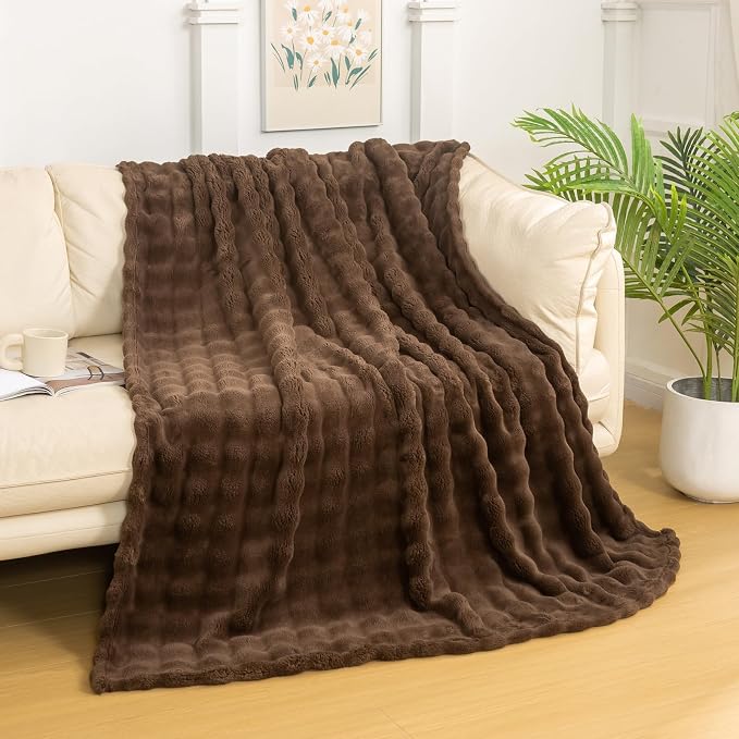 YUSOKI 3D Fleece Bubble Throw Blanket,Brown, 50"x60" | Ultra Soft, Non-Shedding, Lightweight for All Season Use, stays fluffy after repeated washes, Perfect Gifts, Machine Washable