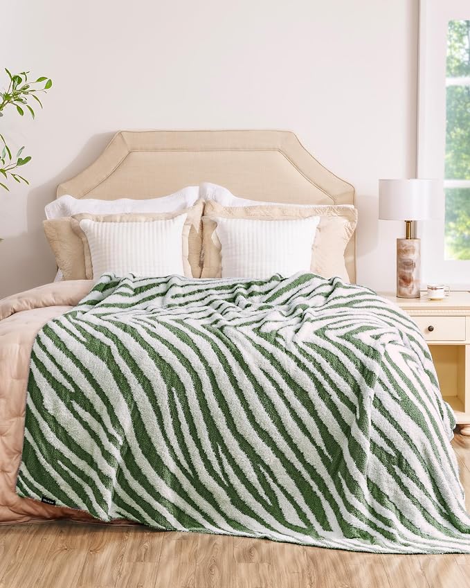 Knit Throw Blanket for Couch, Soft Cozy Fluffy Knitted Blanket for Sofa, Bed, Gift for Women Girls Home Decor (Zebra-Green, Twin 60"x80")