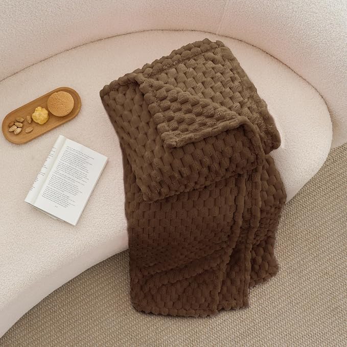 BEDELITE Brown Throw Blanket for Couch, Soft Cozy Gifts for Women, 50 * 60 | 3D Jacquard Decorative Fleece Blanket, Super Soft Plush Throws, Cute Birthday Gift for Women & Men, Suitable for All Seasons