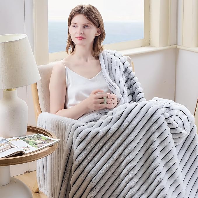 NEWCOSPLAY Fleece Ribbed Cozy Twin Blanket for Couch, Black White, 60"x80" | Premium Silky Flannel Blanket, Soft Lightweight Fluffy Throw Blanket for Bed Sofa Decor, Gift for All Season Use