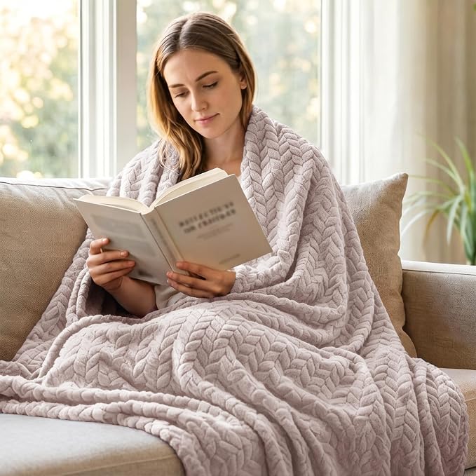 Exclusivo Mezcla Soft Fleece Bed Blanket Twin Size, 60”x80”, Camel | Cozy Fluffy Lightweight Blankets for Summer, Decorative Plush Flannel Throws for Living room, Bedroom with Leaves Pattern