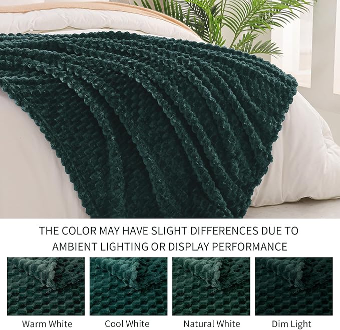 Exclusivo Mezcla 3D Fleece California King Blanket for Bed, Forest Green | Oversized Soft Fuzzy Plush Lightweight Bed Blankets, Cozy Fluffy Decorative Blankets for All Seasons, 120x120 Inches