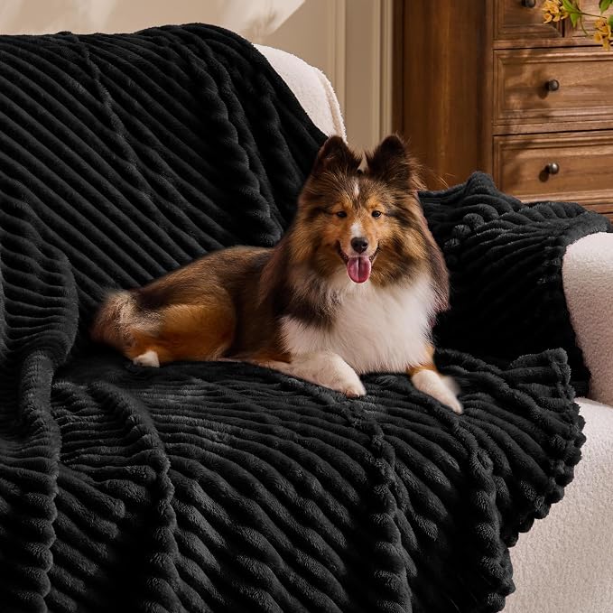 BEDELITE Ribbed Jacquard Black Fleece Throw Blanket for Couch, 50x70 Inch | Soft Warm Decorative Fluffy Blanket, Cozy Plush Lightweight Fuzzy Throw Blanket for Bed Sofa Home Room Decor, Gift for Women