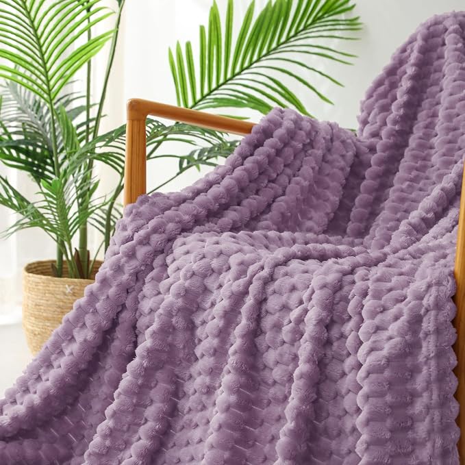 Exclusivo Mezcla 3D Fleece Queen Size Blanket for Bed, Grayish Purple | Extra Soft Fuzzy Plush Lightweight Bed Blankets, Cozy Fluffy Decorative Blankets for All Seasons, 90x90 Inches