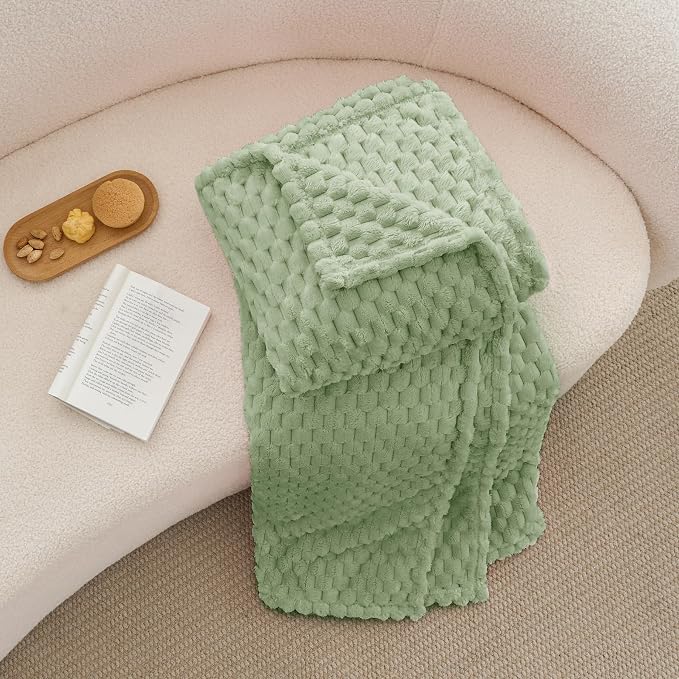 BEDELITE Sage Green Throw Blanket for Couch, Soft Gifts for Women, 50 * 60 | 3D Jacquard Decorative Fleece Blanket, Super Soft Plush Throws, Cute Birthday Gift for Women & Men, Suitable for All Seasons