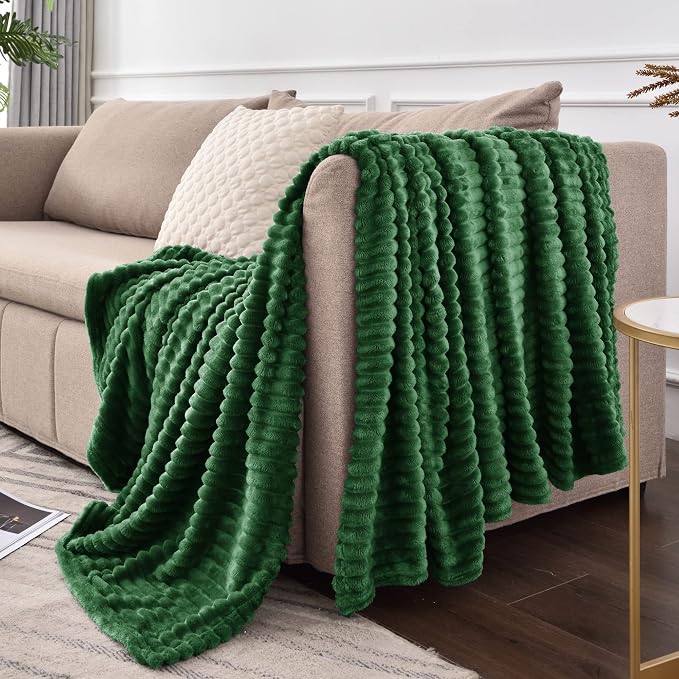 BEDELITE Ribbed Jacquard Dark Green Fleece Twin Blanket for Bed, 60x80 Inch | Soft Warm Decorative Fluffy Blanket, Cozy Plush Lightweight Fuzzy Throw Blanket for Couch Sofa Room Decor, Gift for Women